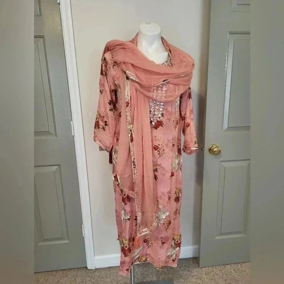 Bohemian Dresses & Skirts - Pakistan Made In India Embroidered/Sequins Floral Top with Sheer Wrap Scarf(S)